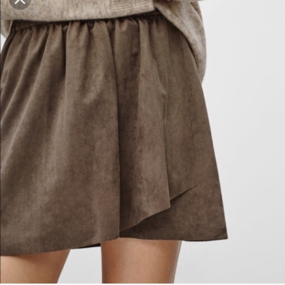NWOT Aritzia Wilfred & Free Beige Suede Skirt